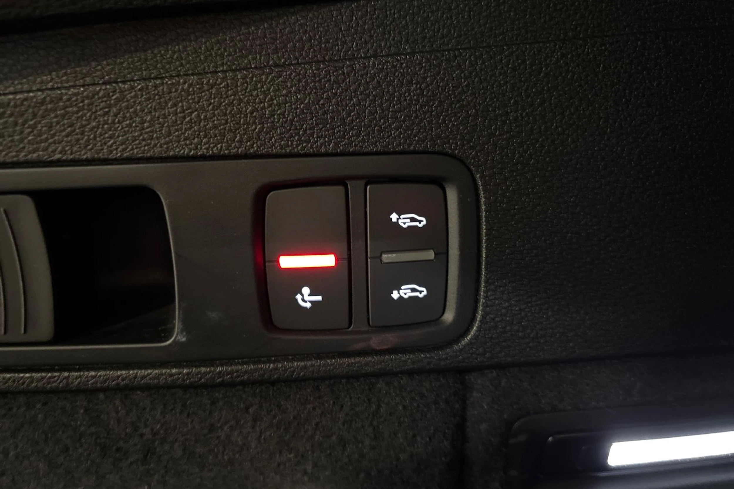 sininen Audi Q5 2023 kuva 17.