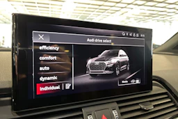 sininen Audi Q5 2023 kuva 28.