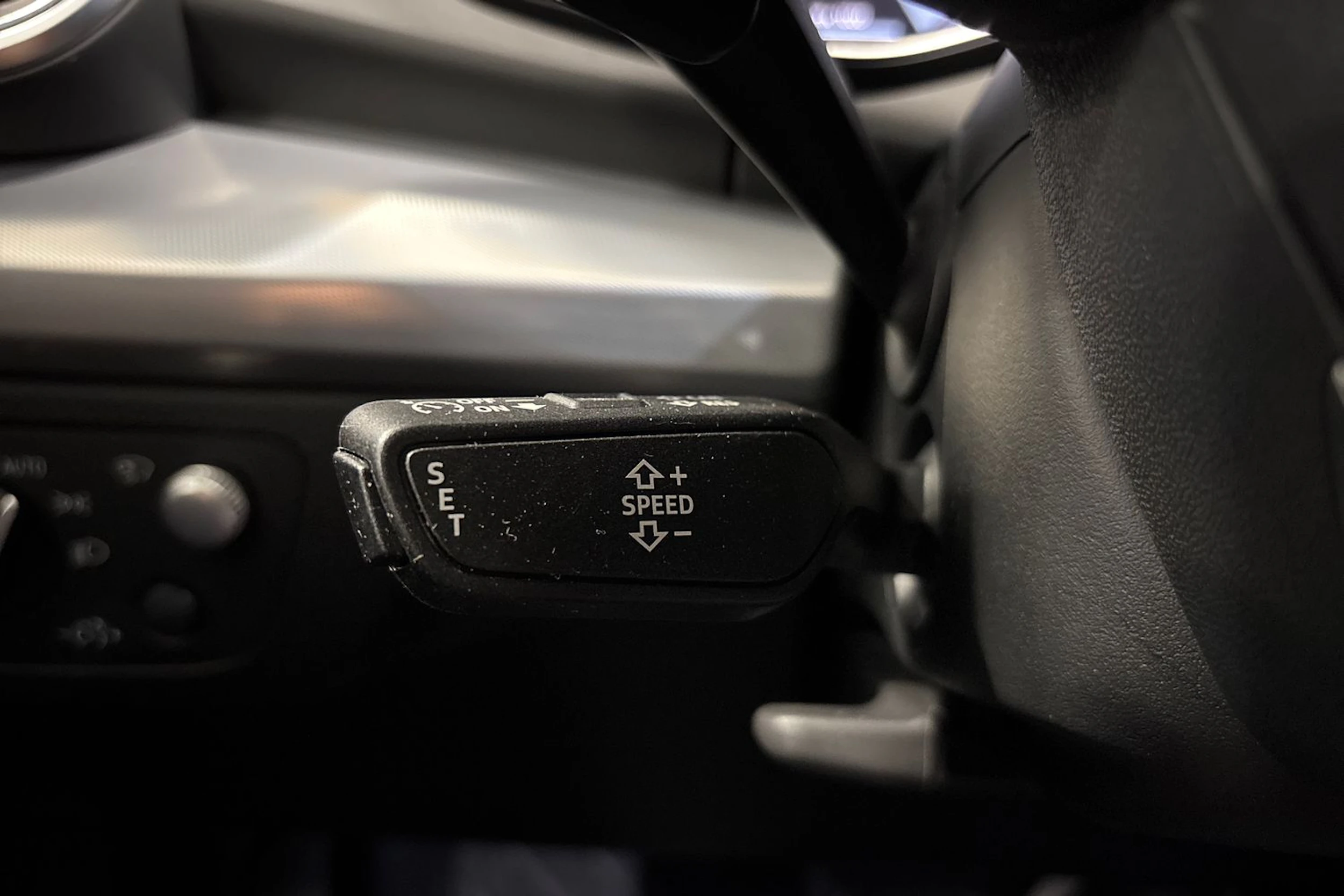 sininen Audi Q5 2023 kuva 29.