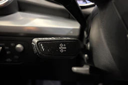 sininen Audi Q5 2023 kuva 29.