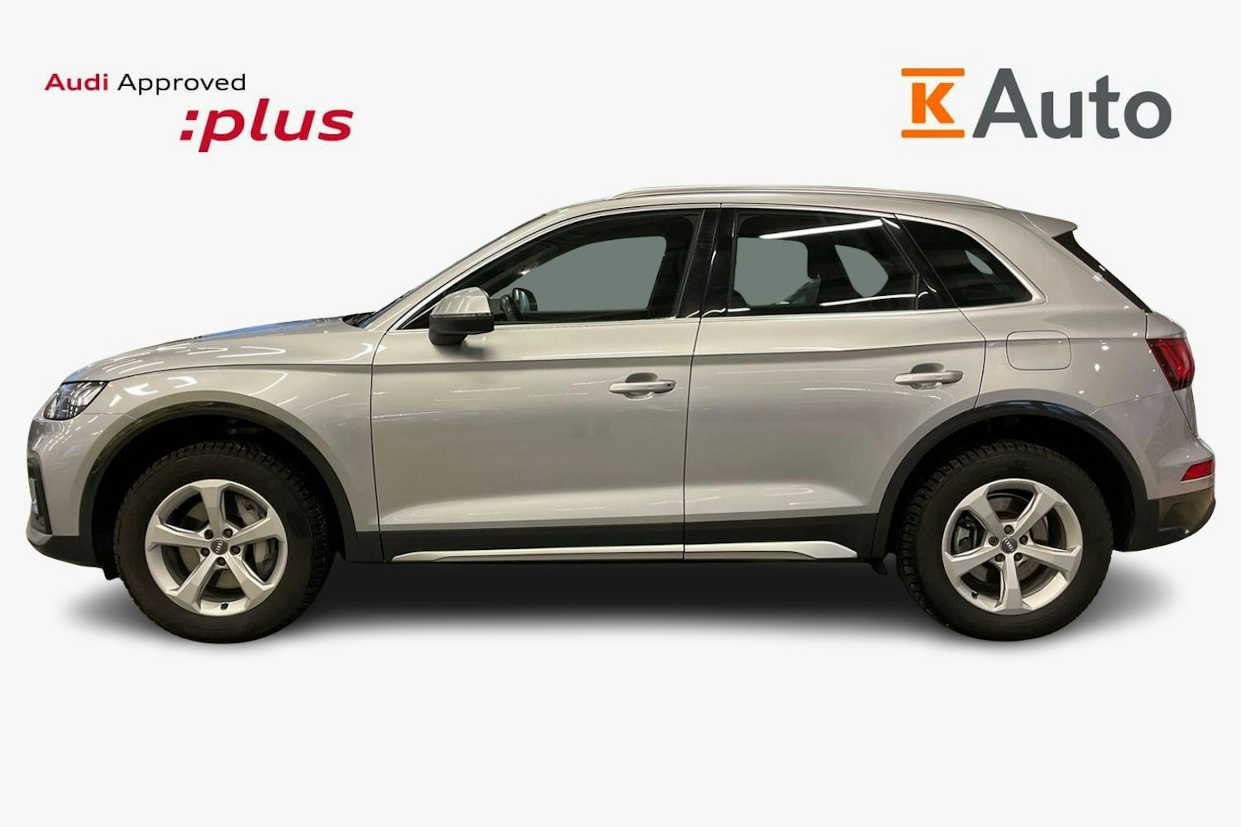 harmaa Audi Q5 2023 kuva 6.