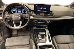 harmaa Audi Q5 2023 kuva 9.