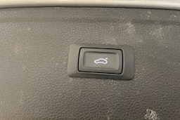 harmaa Audi Q5 2023 kuva 15.