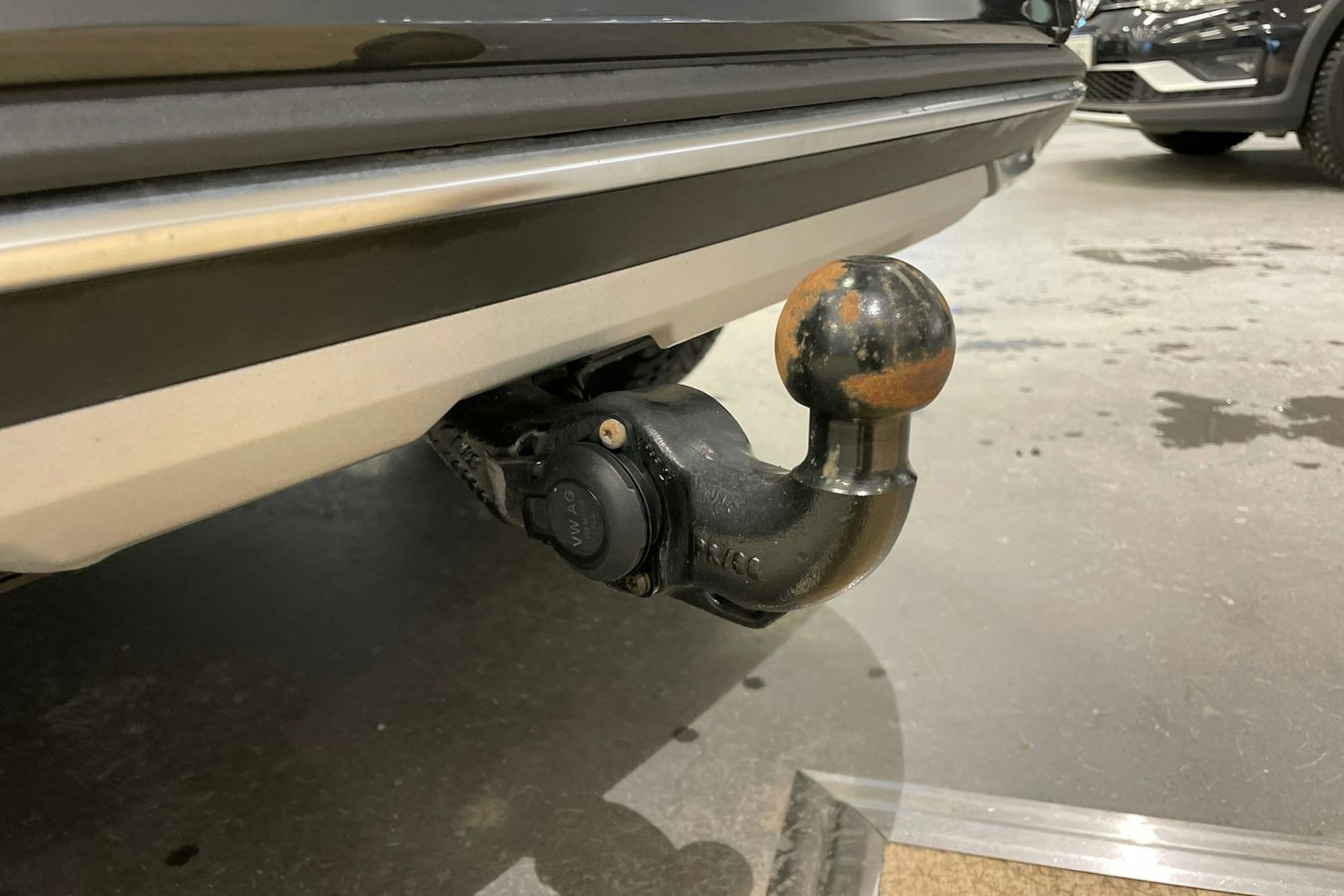 harmaa Audi Q5 2023 kuva 17.