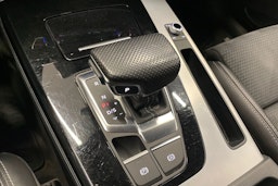 harmaa Audi Q5 2023 kuva 19.