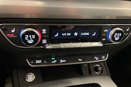 harmaa Audi Q5 2023 kuva 20.