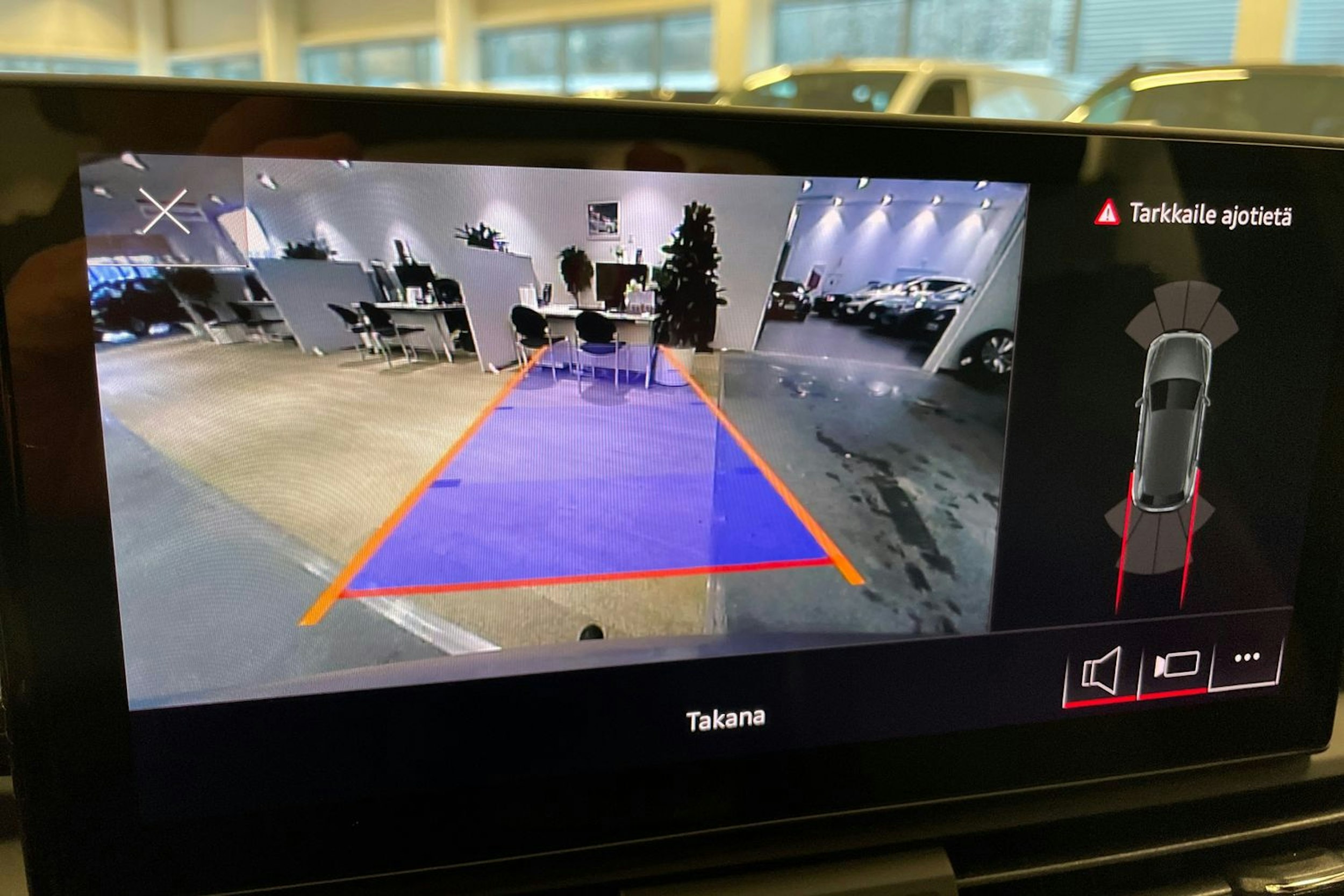 harmaa Audi Q5 2023 kuva 21.