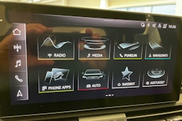 harmaa Audi Q5 2023 kuva 25.