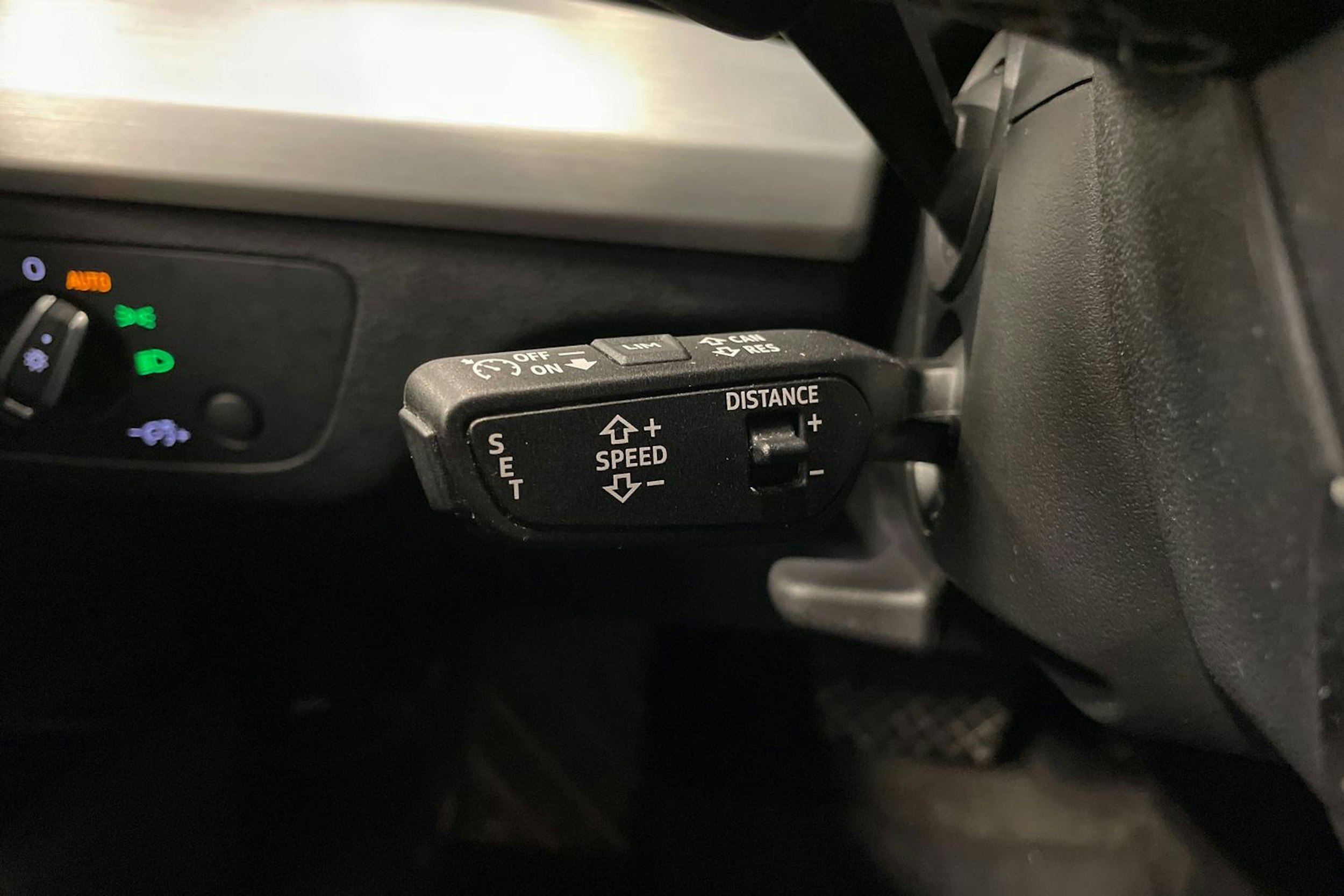 harmaa Audi Q5 2023 kuva 28.