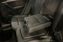 musta Audi Q5 2023 kuva 16.