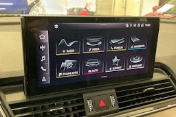 musta Audi Q5 2023 kuva 22.