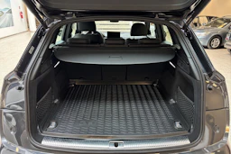 harmaa Audi Q5 2023 kuva 11.