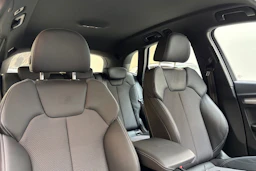 harmaa Audi Q5 2023 kuva 24.