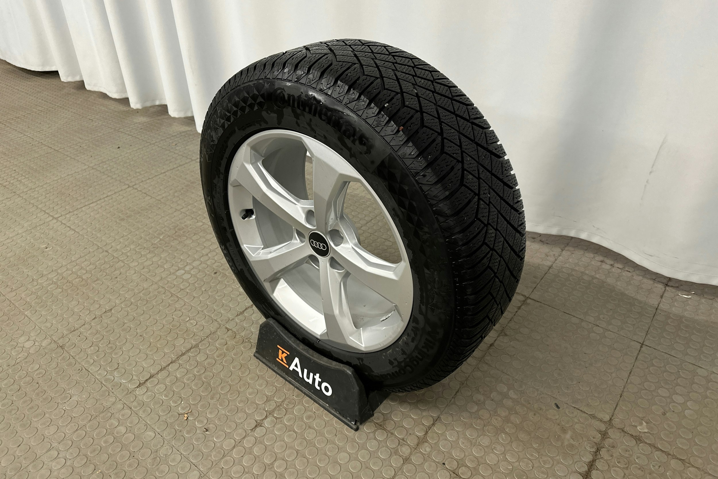 met. harmaa Audi Q5 2023 kuva 13.