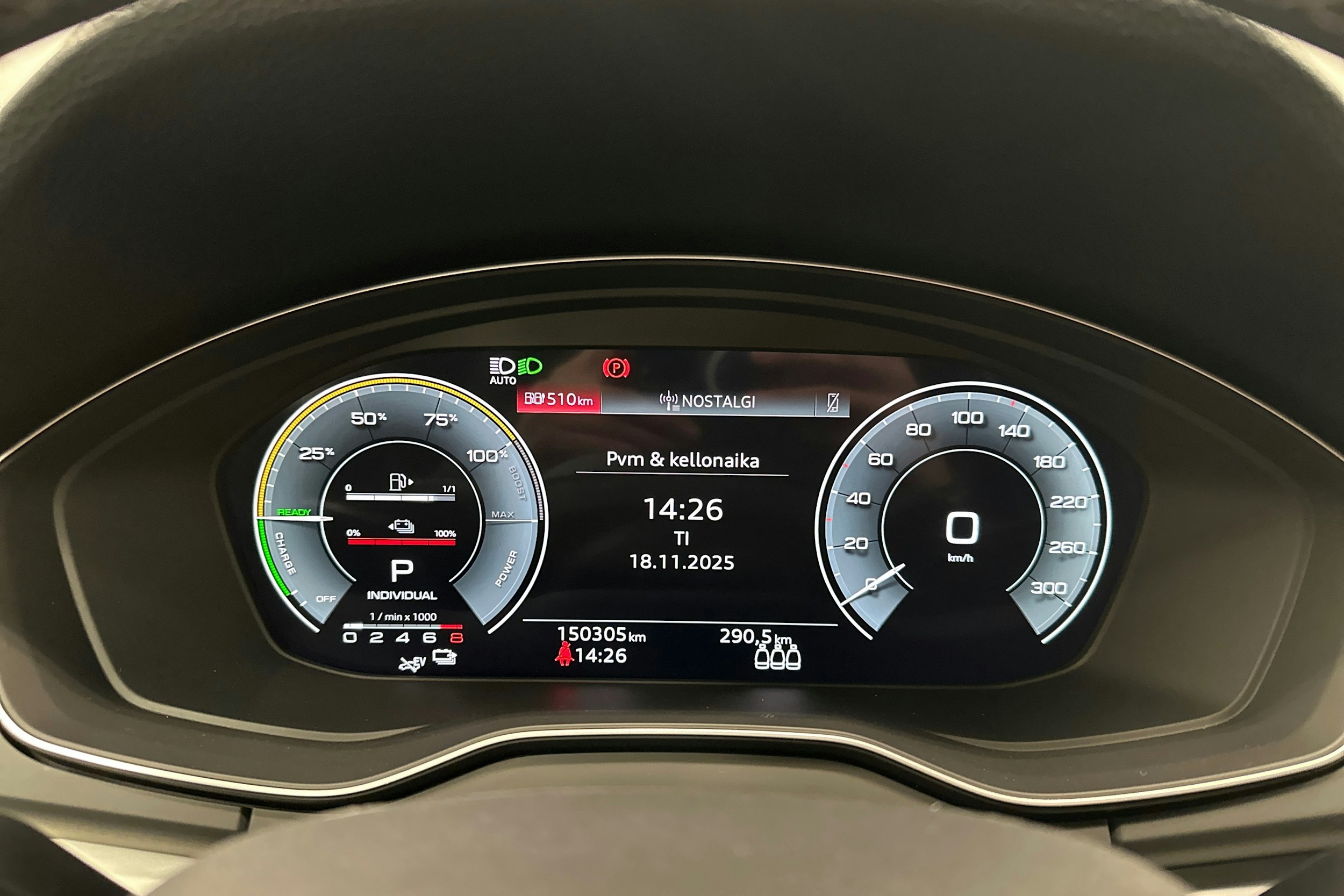 met. harmaa Audi Q5 2023 kuva 17.