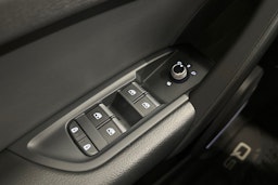 met. harmaa Audi Q5 2023 kuva 18.