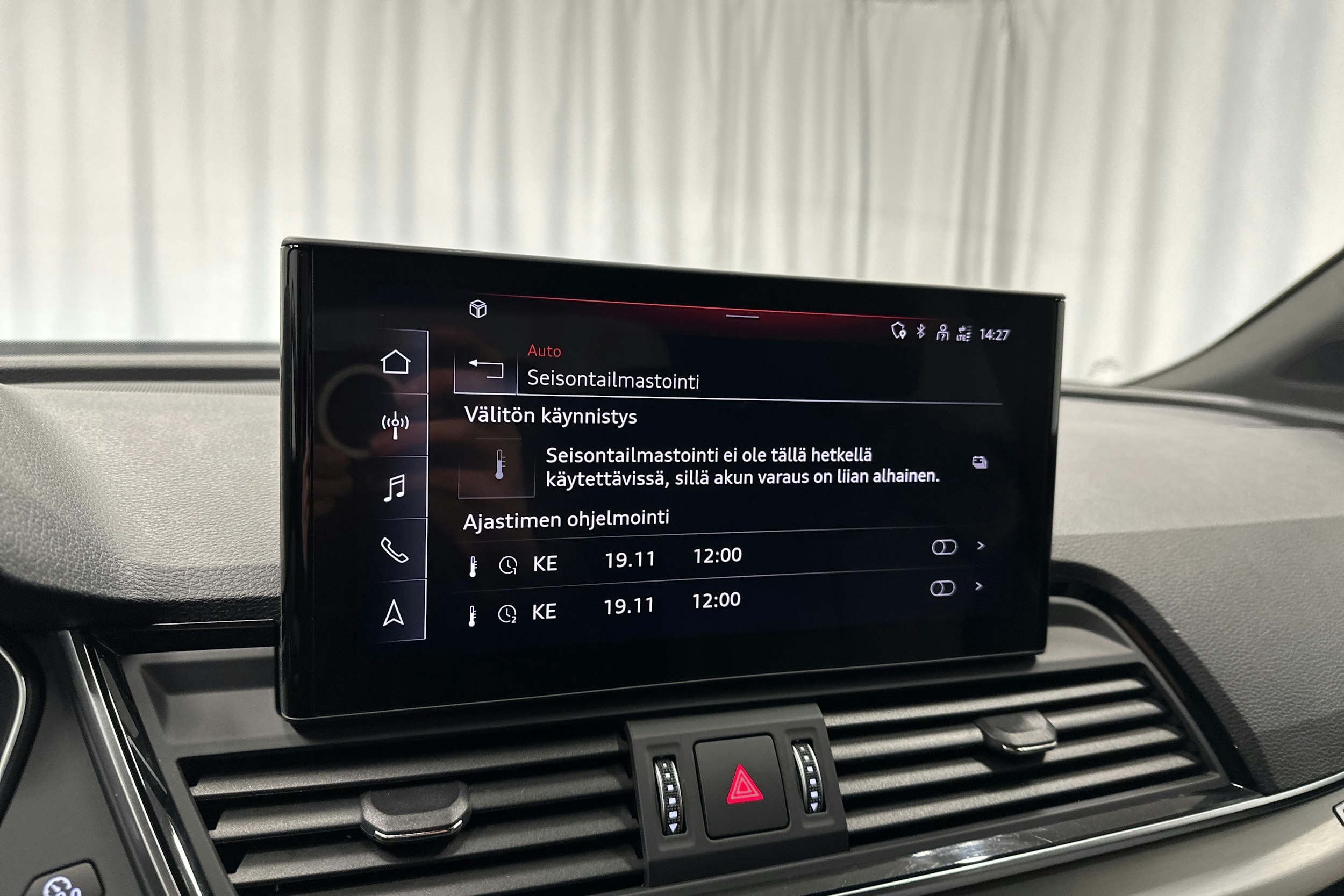 met. harmaa Audi Q5 2023 kuva 21.