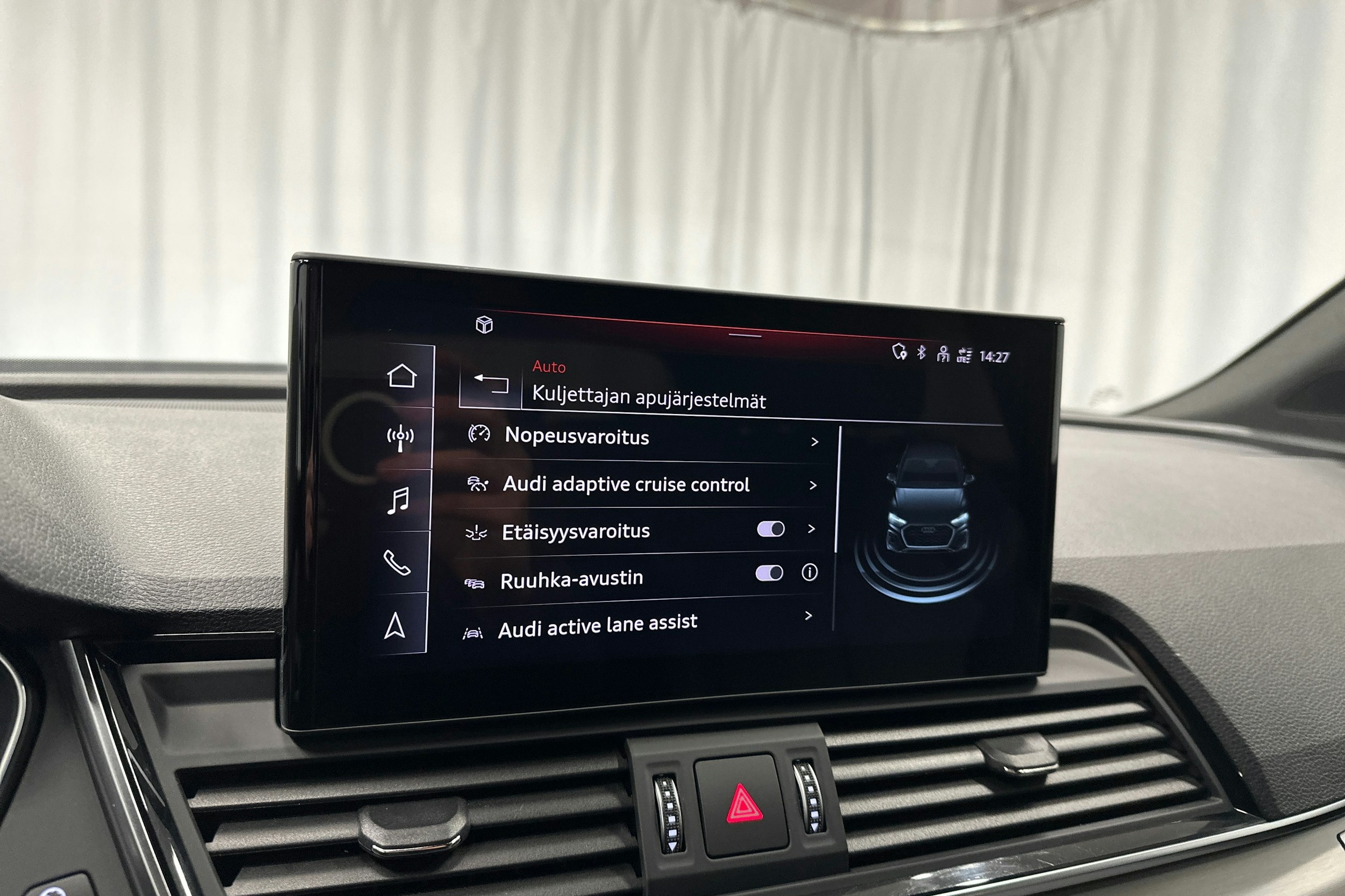 met. harmaa Audi Q5 2023 kuva 22.