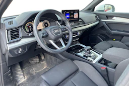 valkoinen Audi Q5 2023 kuva 3.