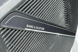 valkoinen Audi Q5 2023 kuva 5.