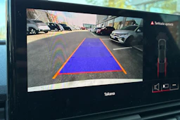 valkoinen Audi Q5 2023 kuva 6.