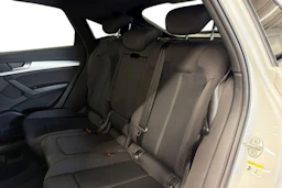 valkoinen Audi Q5 2023 kuva 11.