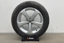 valkoinen Audi Q5 2023 kuva 13.