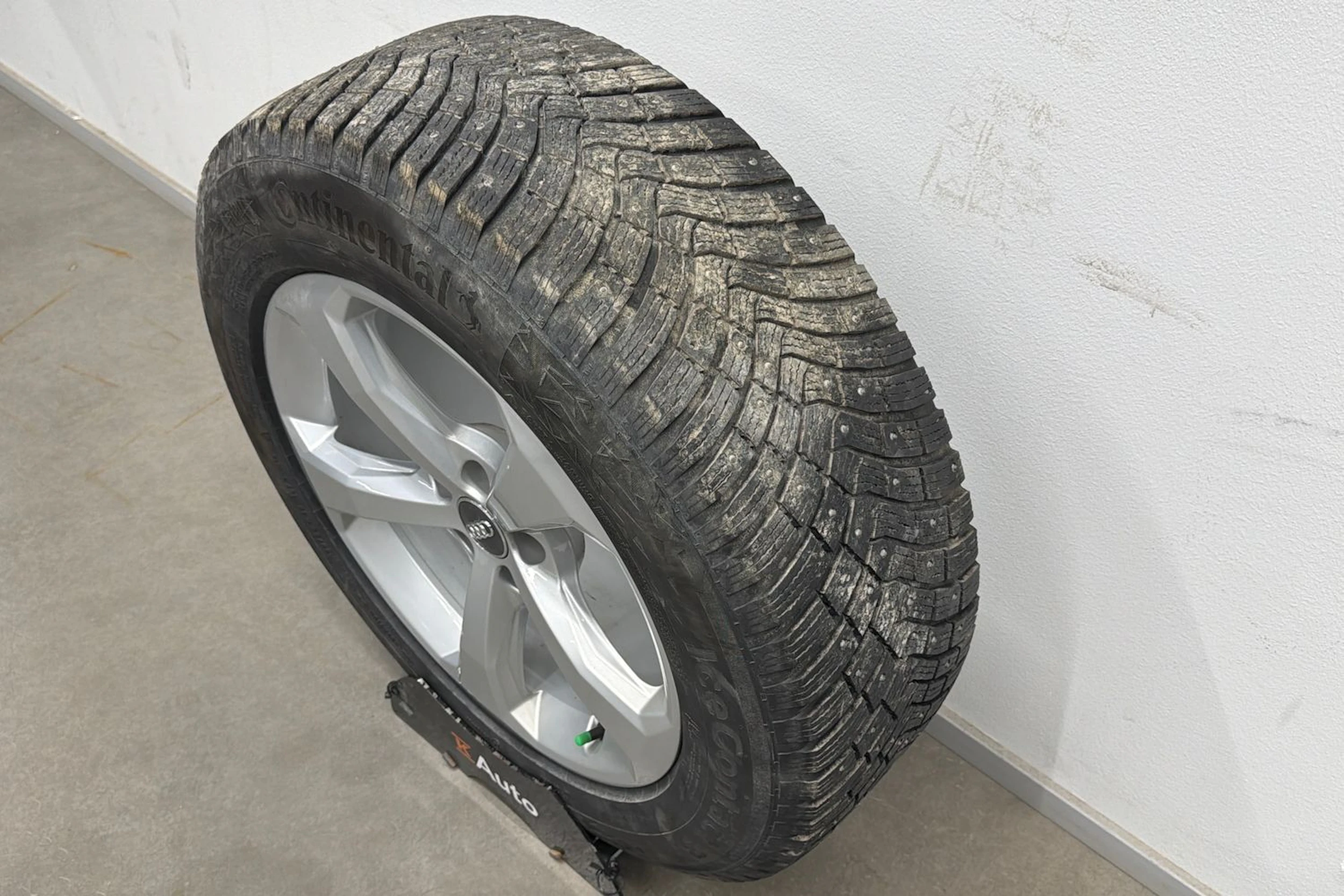 valkoinen Audi Q5 2023 kuva 15.