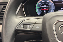 valkoinen Audi Q5 2023 kuva 20.