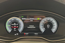 valkoinen Audi Q5 2023 kuva 23.