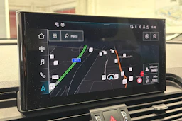 valkoinen Audi Q5 2023 kuva 26.