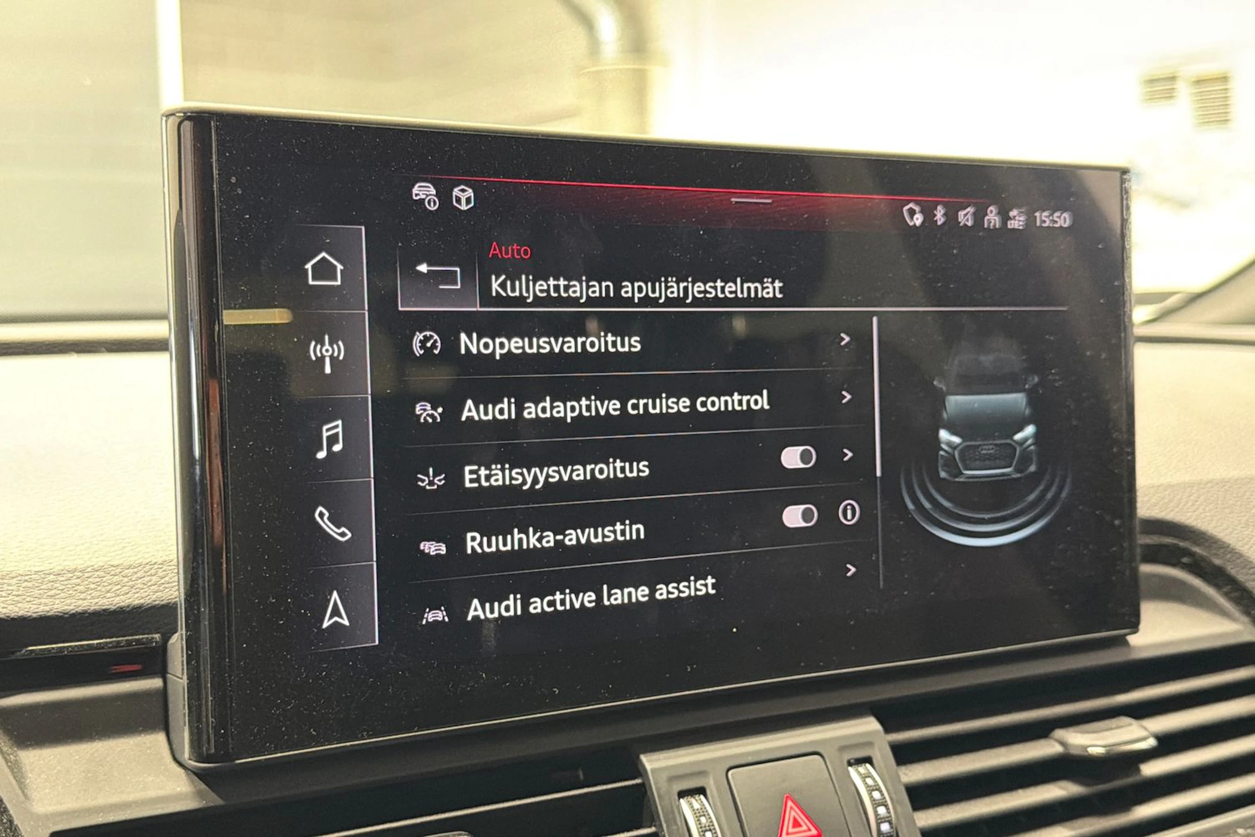 valkoinen Audi Q5 2023 kuva 28.
