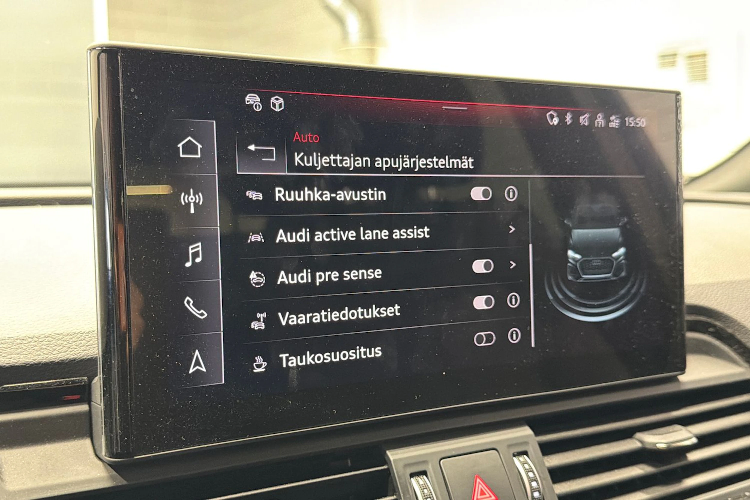 valkoinen Audi Q5 2023 kuva 29.
