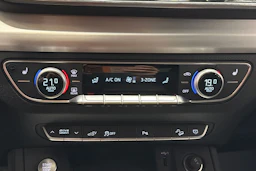 valkoinen Audi Q5 2023 kuva 30.
