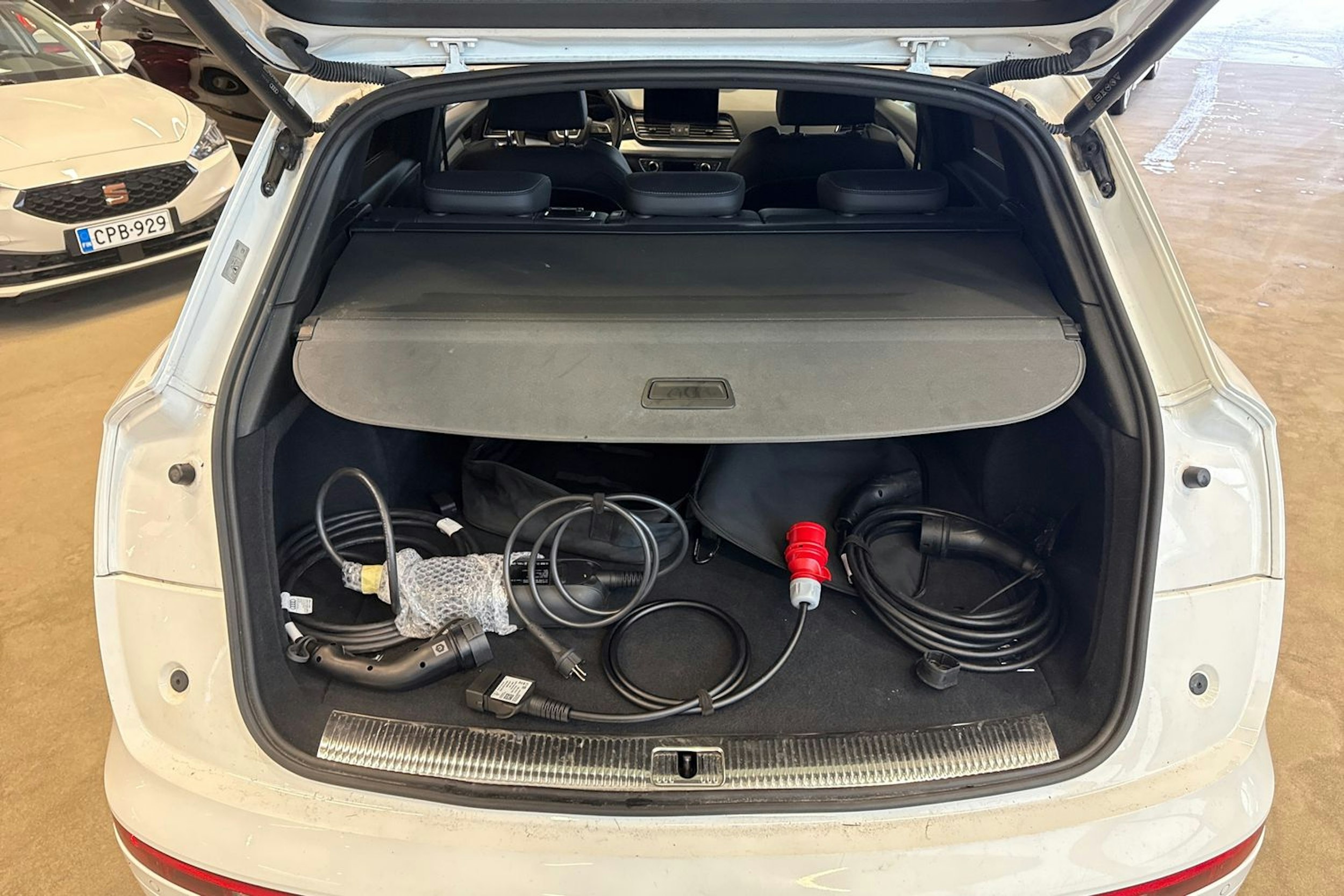 valkoinen Audi Q5 2023 kuva 20.