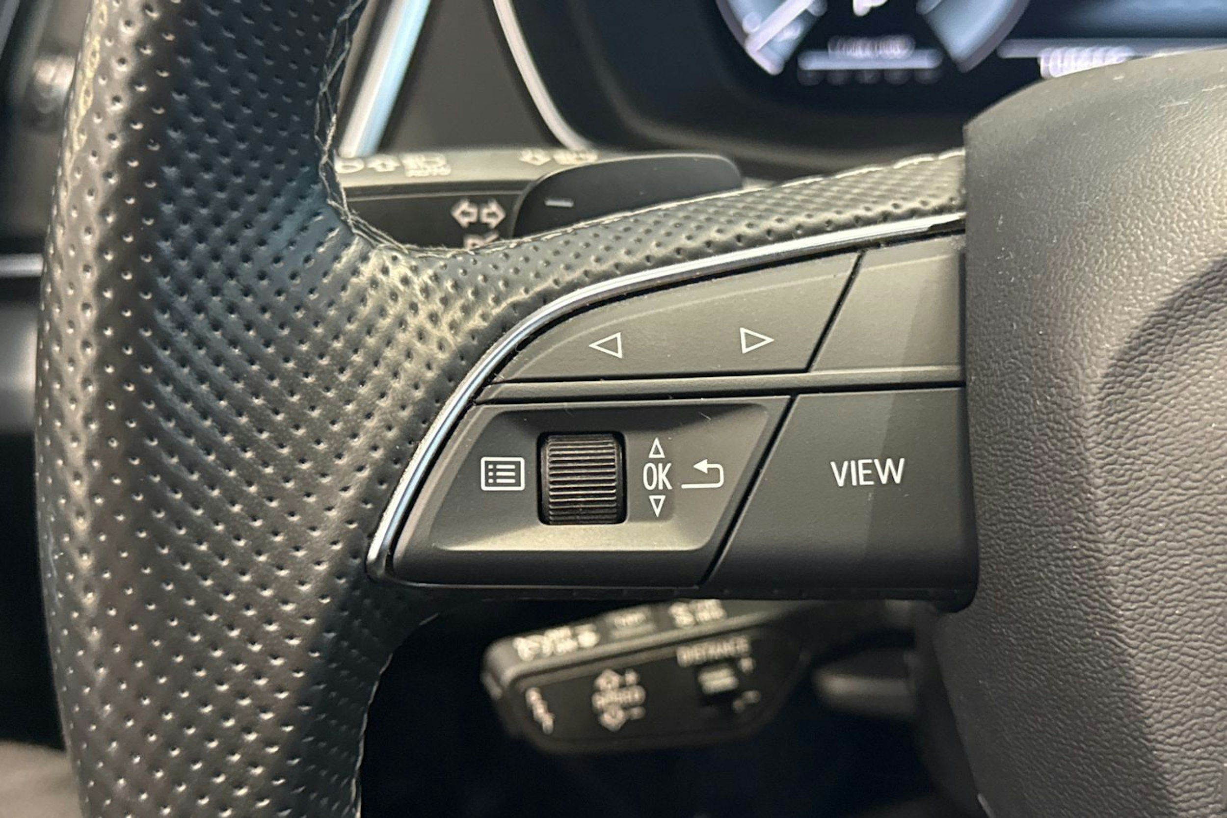 valkoinen Audi Q5 2023 kuva 21.