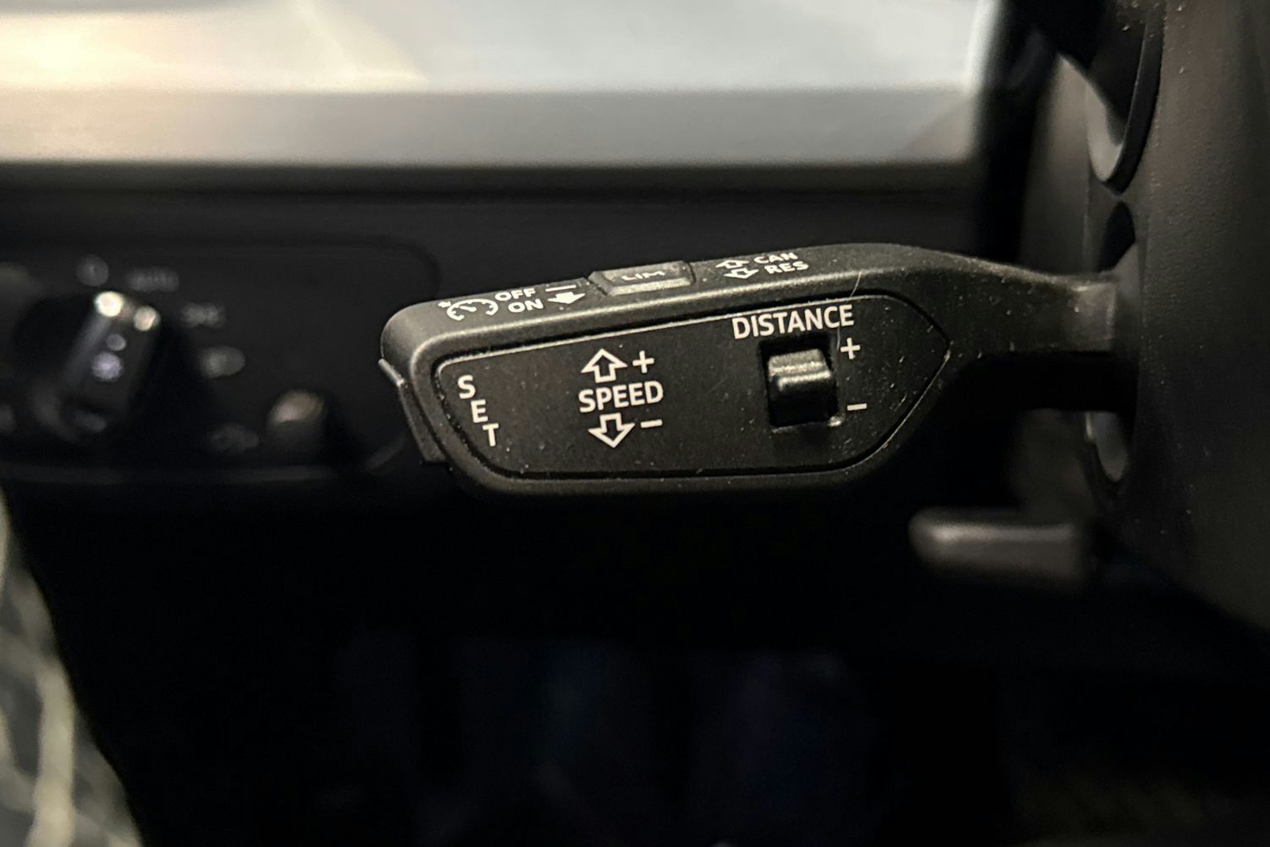 valkoinen Audi Q5 2023 kuva 23.