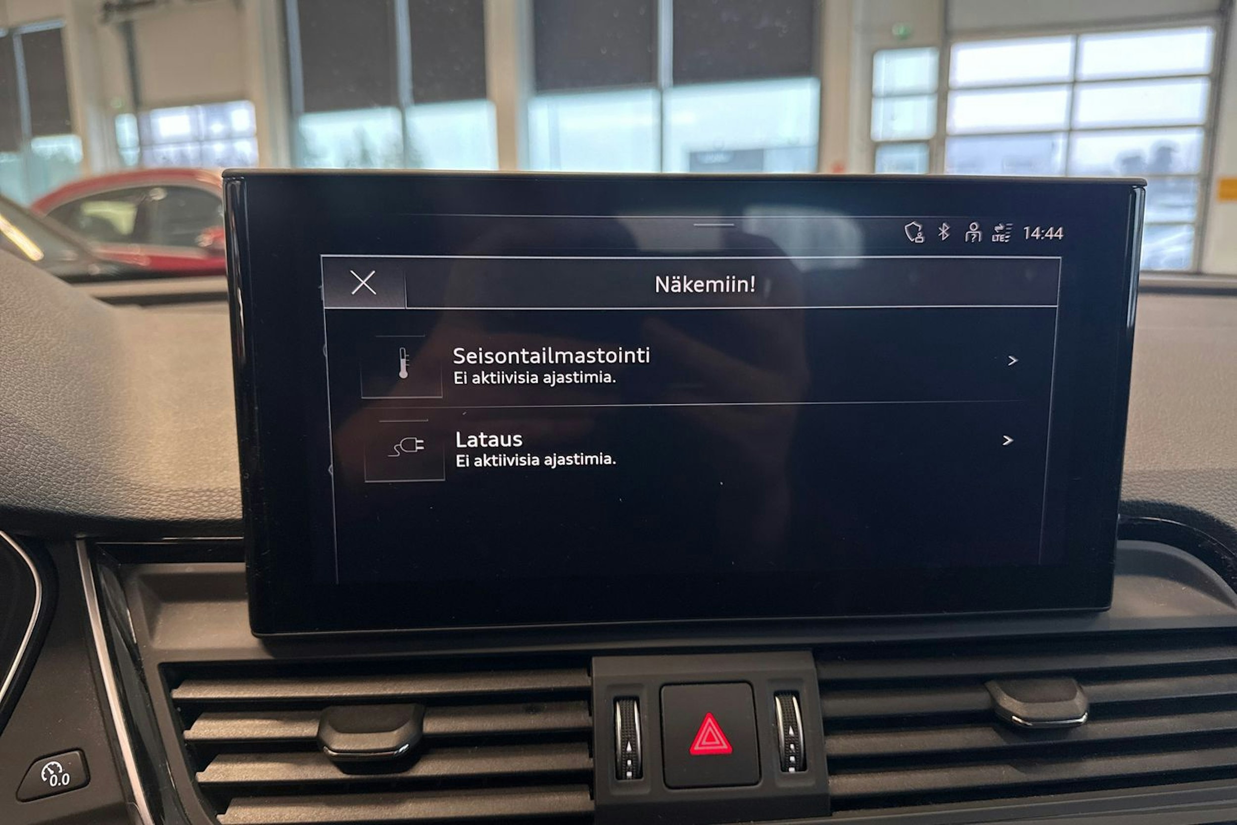 valkoinen Audi Q5 2023 kuva 26.