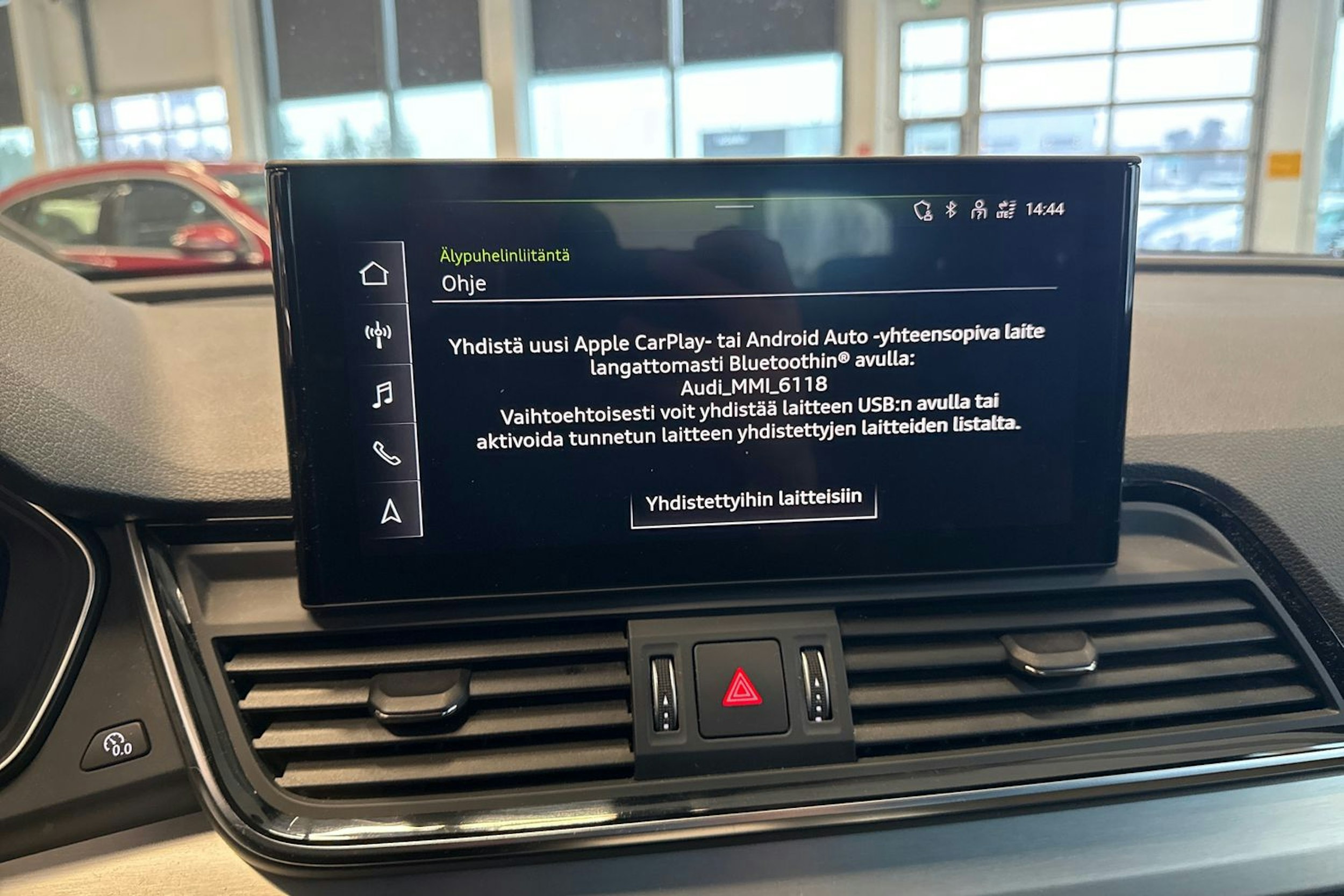 valkoinen Audi Q5 2023 kuva 27.