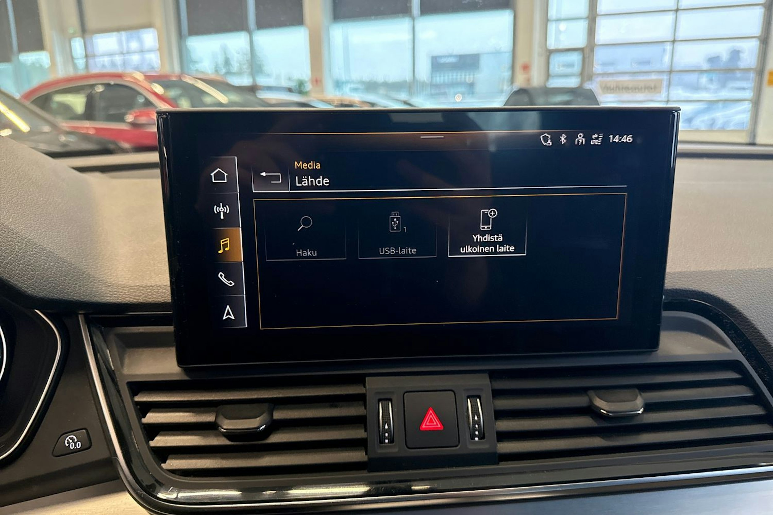 valkoinen Audi Q5 2023 kuva 30.