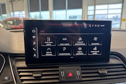 valkoinen Audi Q5 2023 kuva 32.