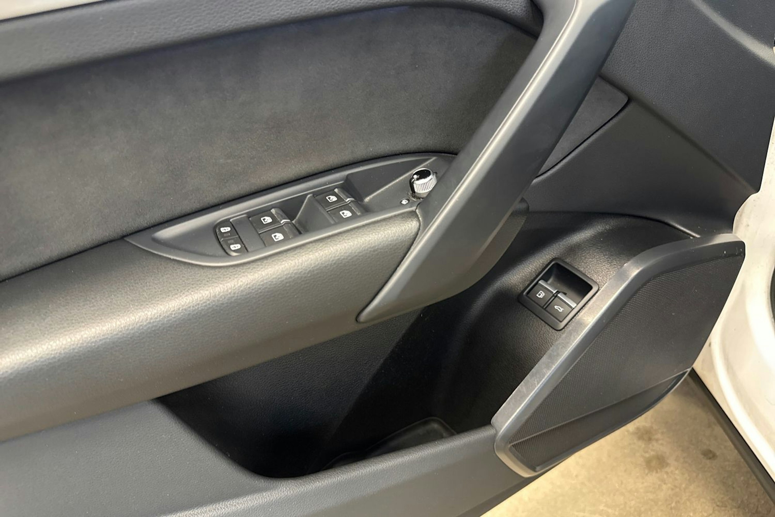 valkoinen Audi Q5 2023 kuva 37.