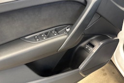 valkoinen Audi Q5 2023 kuva 37.