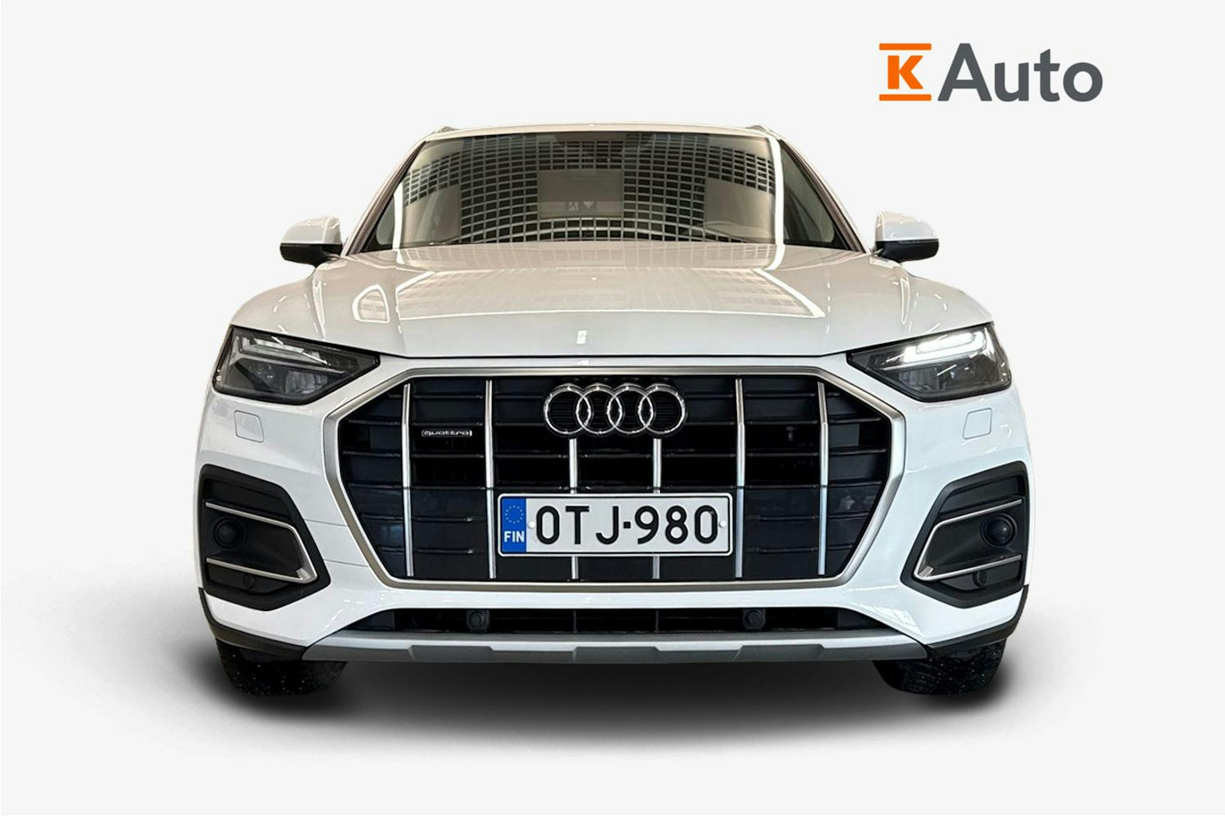 valkoinen Audi Q5 2023 kuva 5.