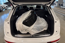 valkoinen Audi Q5 2023 kuva 14.