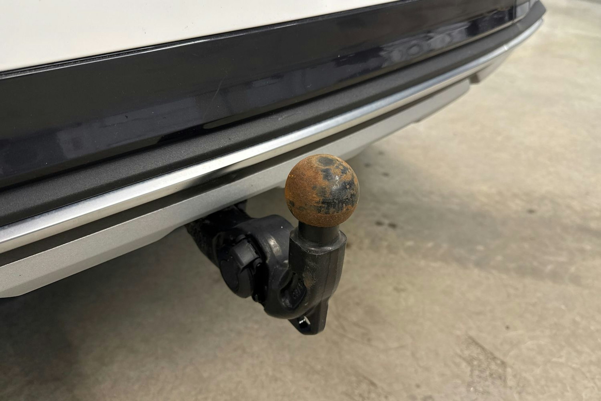 valkoinen Audi Q5 2023 kuva 16.