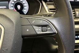 valkoinen Audi Q5 2023 kuva 23.