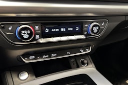 valkoinen Audi Q5 2023 kuva 29.