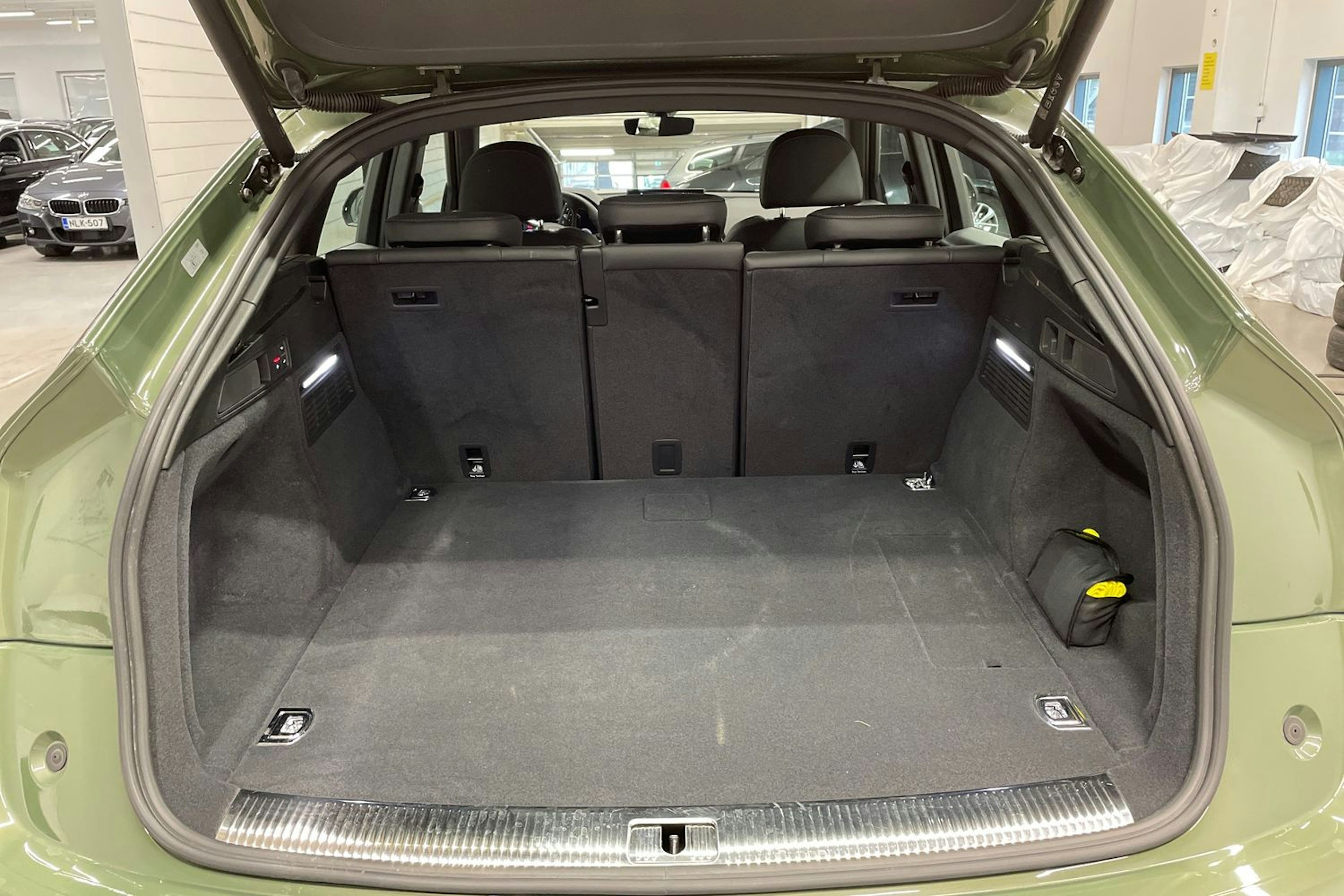 vihreä Audi Q5 2023 kuva 12.