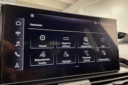 vihreä Audi Q5 2023 kuva 18.